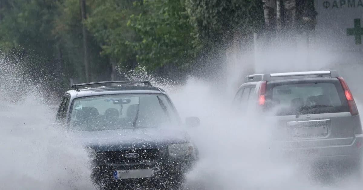 Καιρός 5 Ιουνίου: Βροχές μετά τους 11.000 κεραυνούς
