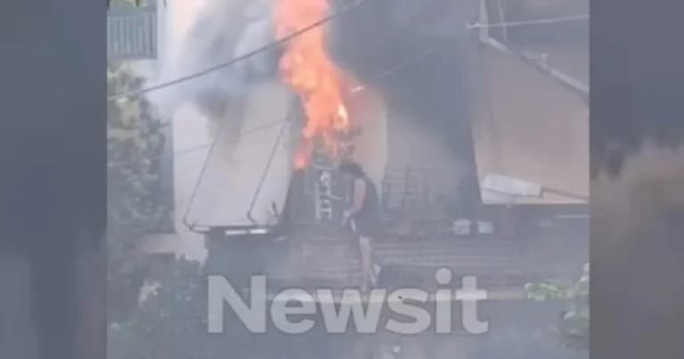 Η 75χρονη πήδηξε από μπαλκόνι για να σωθεί στην Καλλιθέα