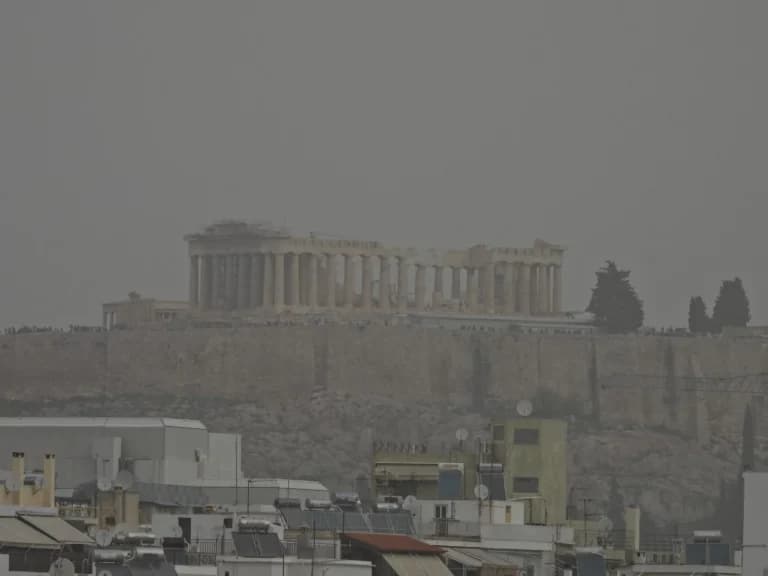 Η σαχαριανή σκόνη «πνίγει» ξανά την Ελλάδα από σήμερα
