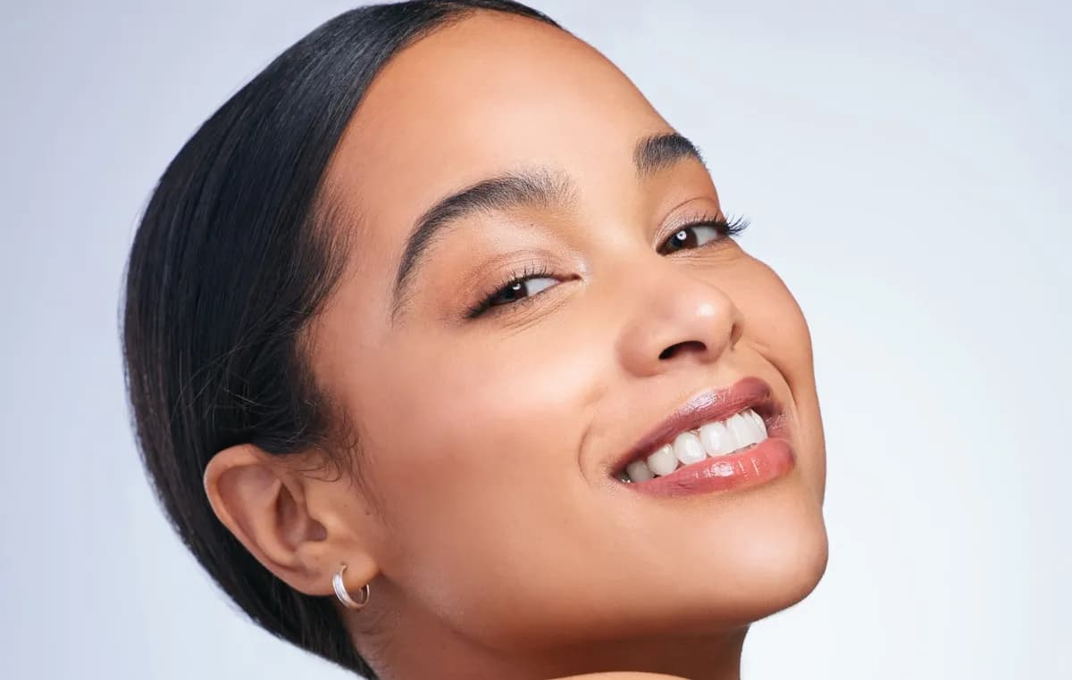 Τα face mists στο ψυγείο: η νέα καλοκαιρινή τάση ομορφιάς