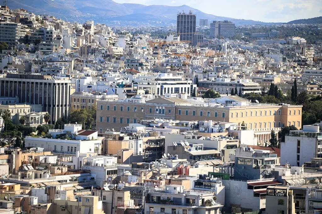 Η ΑΑΔΕ ξεμπλοκάρει την πώληση κατασχεμένων ακινήτων για χρέη