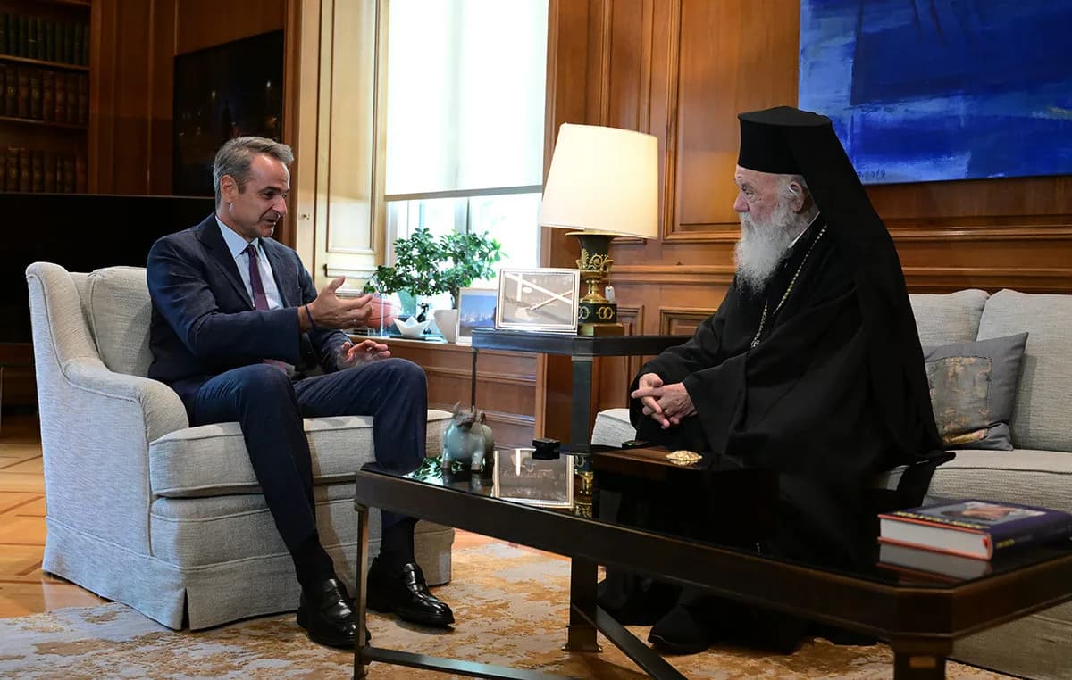 Ο Μητσοτάκης παρέθεσε δείπνο στον Ιερώνυμο στον Λυκαβηττό