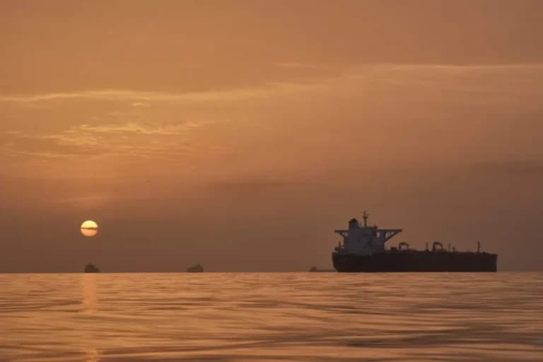 Οι ΗΠΑ χτυπούν το Ιράν μετά την επίθεση στα Στενά του Ορμούζ