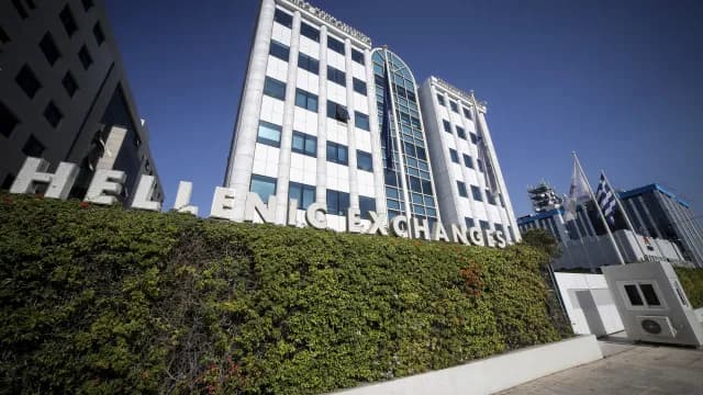 Το Χρηματιστήριο Αθηνών κρατά ανθεκτικές τις 2.500 μονάδες