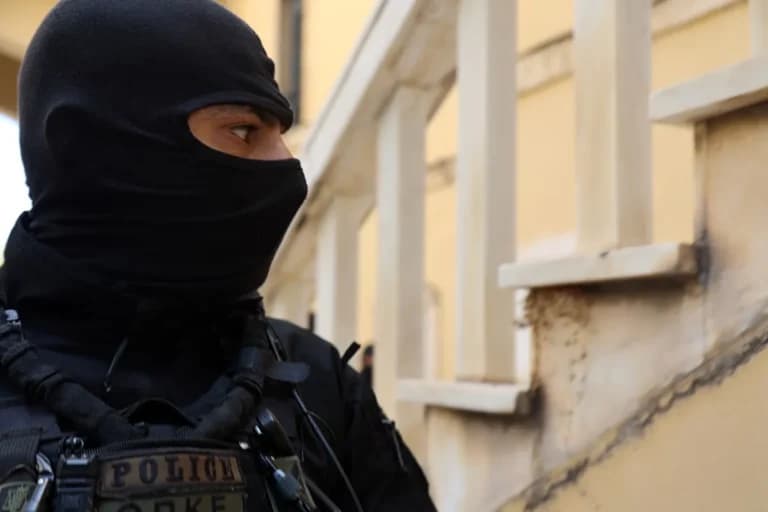 Η μαφία της Κρήτης: Οι συνομιλίες που καίνε γιατρούς