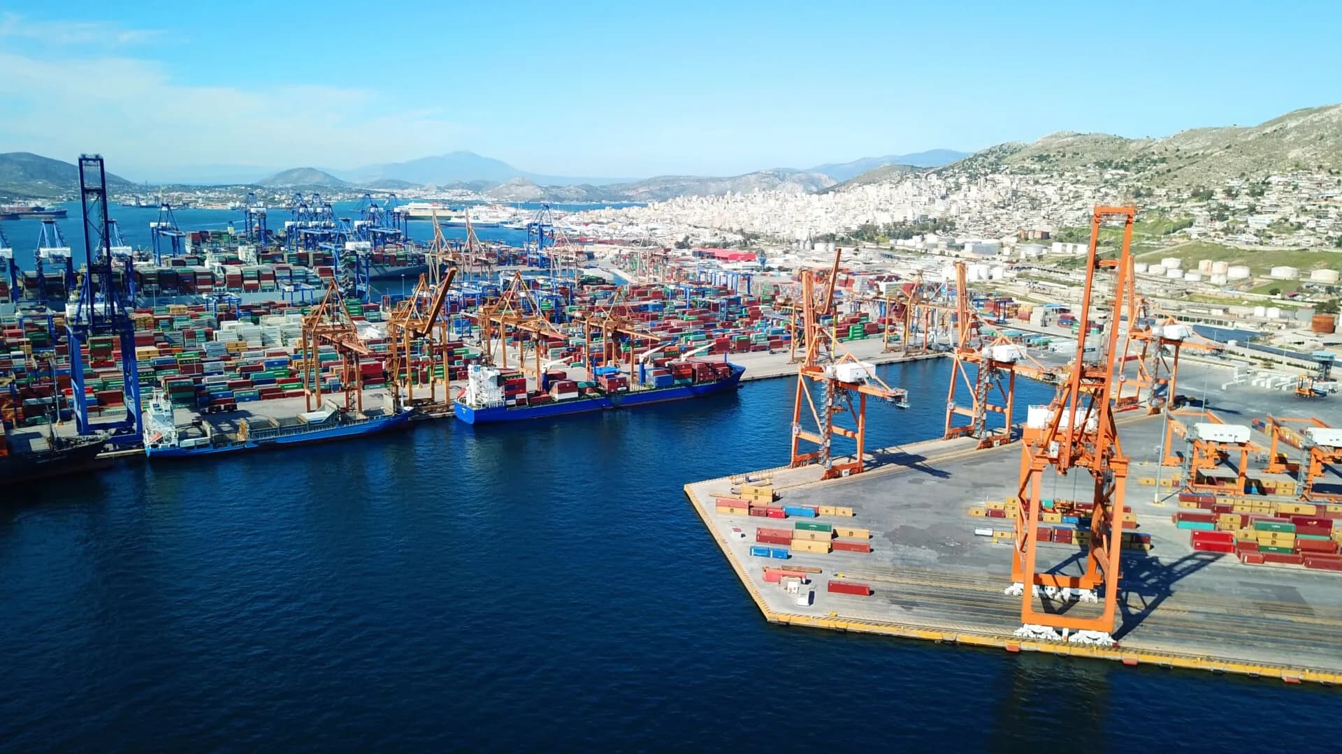 Το λιμάνι Πειραιά αντέχει στην κρίση Ερυθράς Θάλασσας