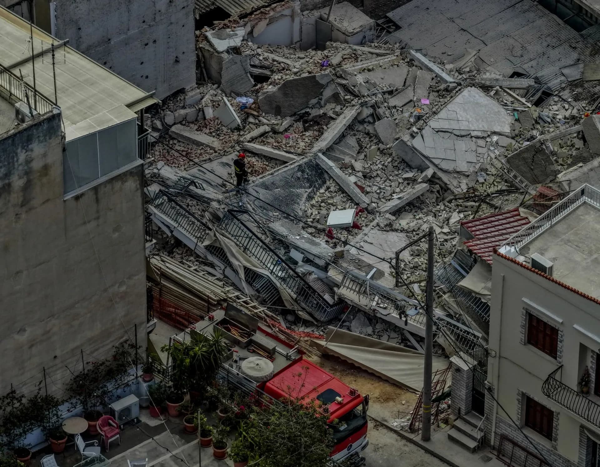 Η κατάρρευση σπιτιού στην Αλκμήνης σόκαρε ενοίκους