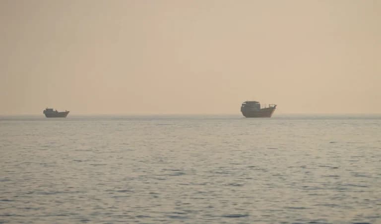 Το Ιράν προτείνει προσωρινή λύση για τα Στενά του Ορμούζ
