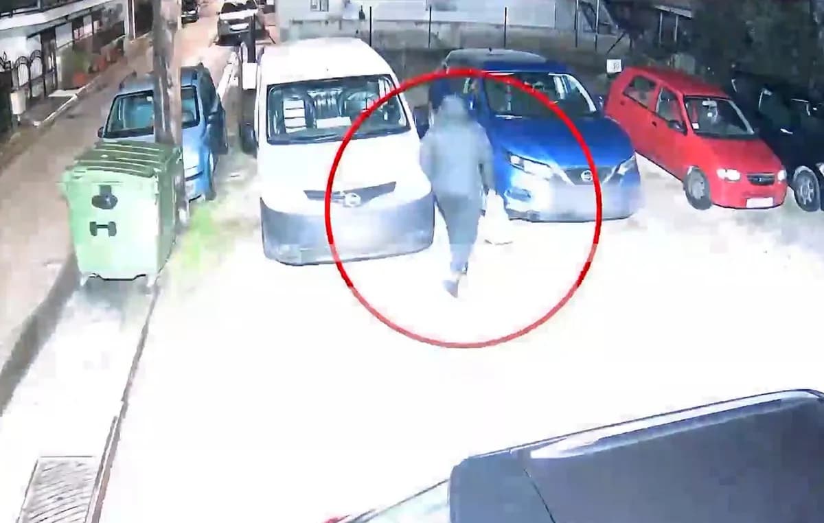 Εμπρηστική επίθεση σε βάρος διαφημίστριας στη Λάρισα
