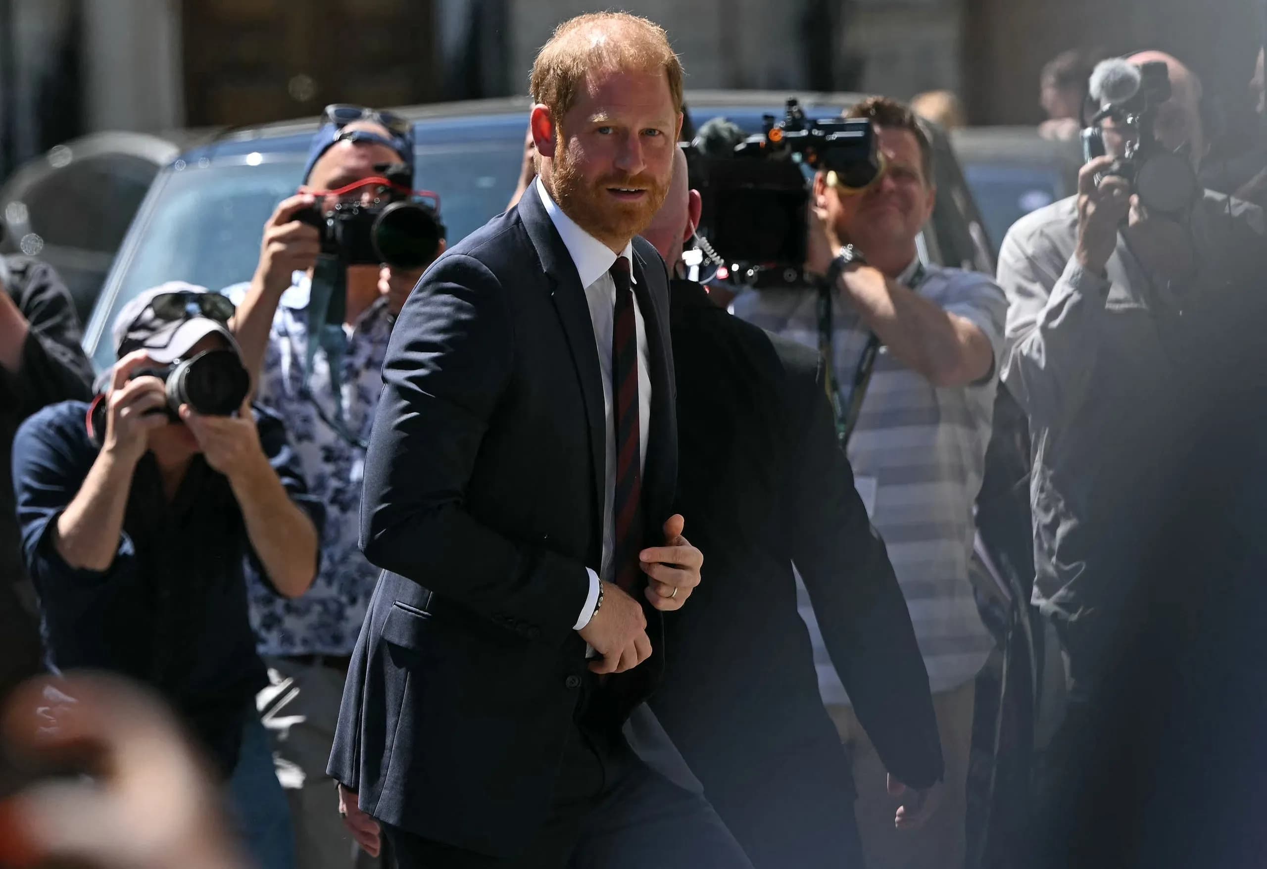 Ο πρίγκιπας Χάρι ηττήθηκε δικαστικά από τη Daily Mail