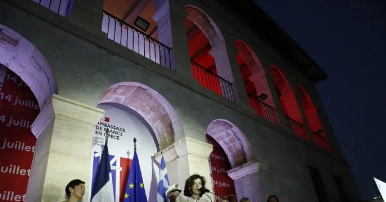 Η Γαλλία τίμησε την ελληνογαλλική στρατηγική σχέση