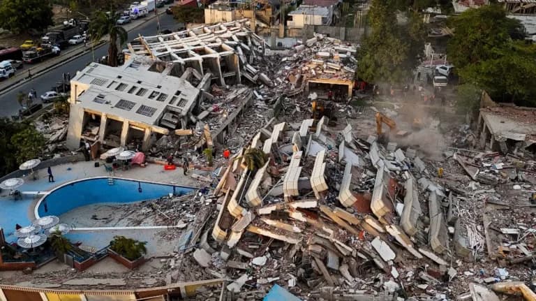Η Βενεζουέλα μετρά 4.561 νεκρούς από τους σεισμούς