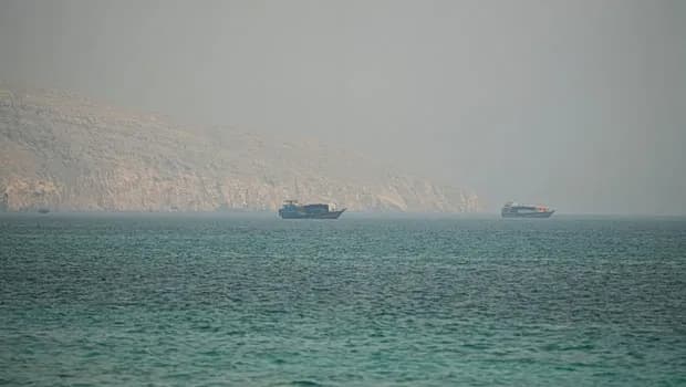 Οι ΗΠΑ δίνουν τελεσίγραφο στο Ιράν για το Στενό του Ορμούζ