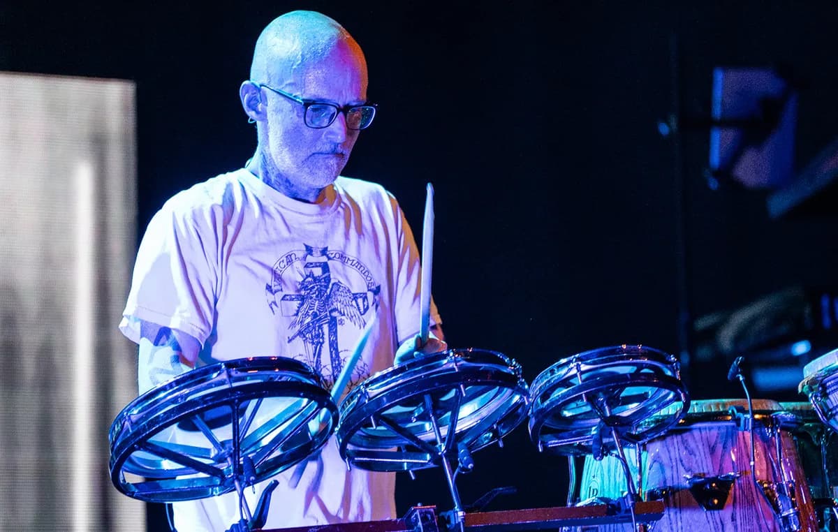 Ο Moby γέμισε την Πλατεία Νερού μετά από 15 χρόνια