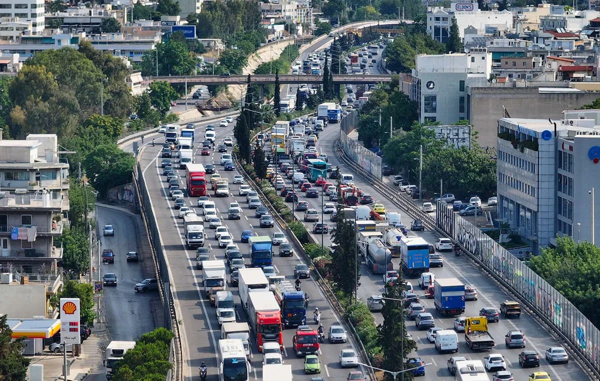 Αυξημένη η κίνηση στην Αττική: Μποτιλιάρισμα στον Κηφισό