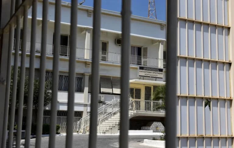 Η Αστυνομία εξάρθρωσε εγκληματική ομάδα βαρυποινίτη