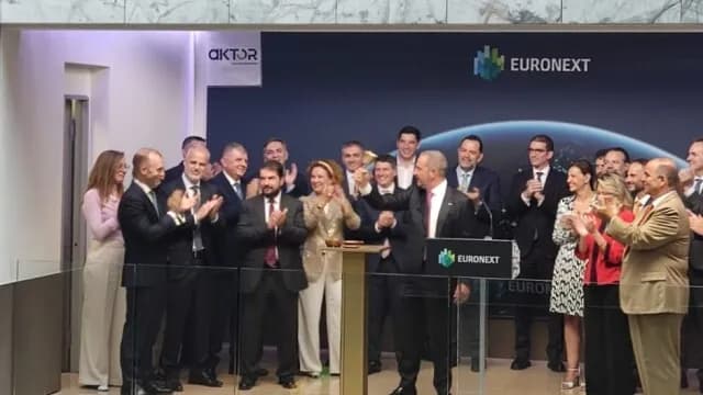 Ο Εξάρχου γιόρτασε τις νέες μετοχές της Aktor στο Χρηματιστήριο