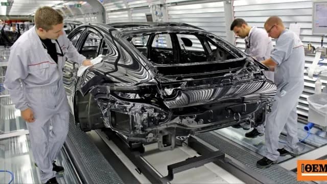 Η Porsche εξετάζει περικοπή 4.000 νέων θέσεων εργασίας