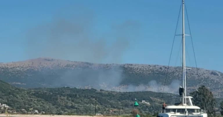 Φωτιά στην Πλαγιά Αιτωλοακαρνανίας: Μάχη με 38 πυροσβέστες