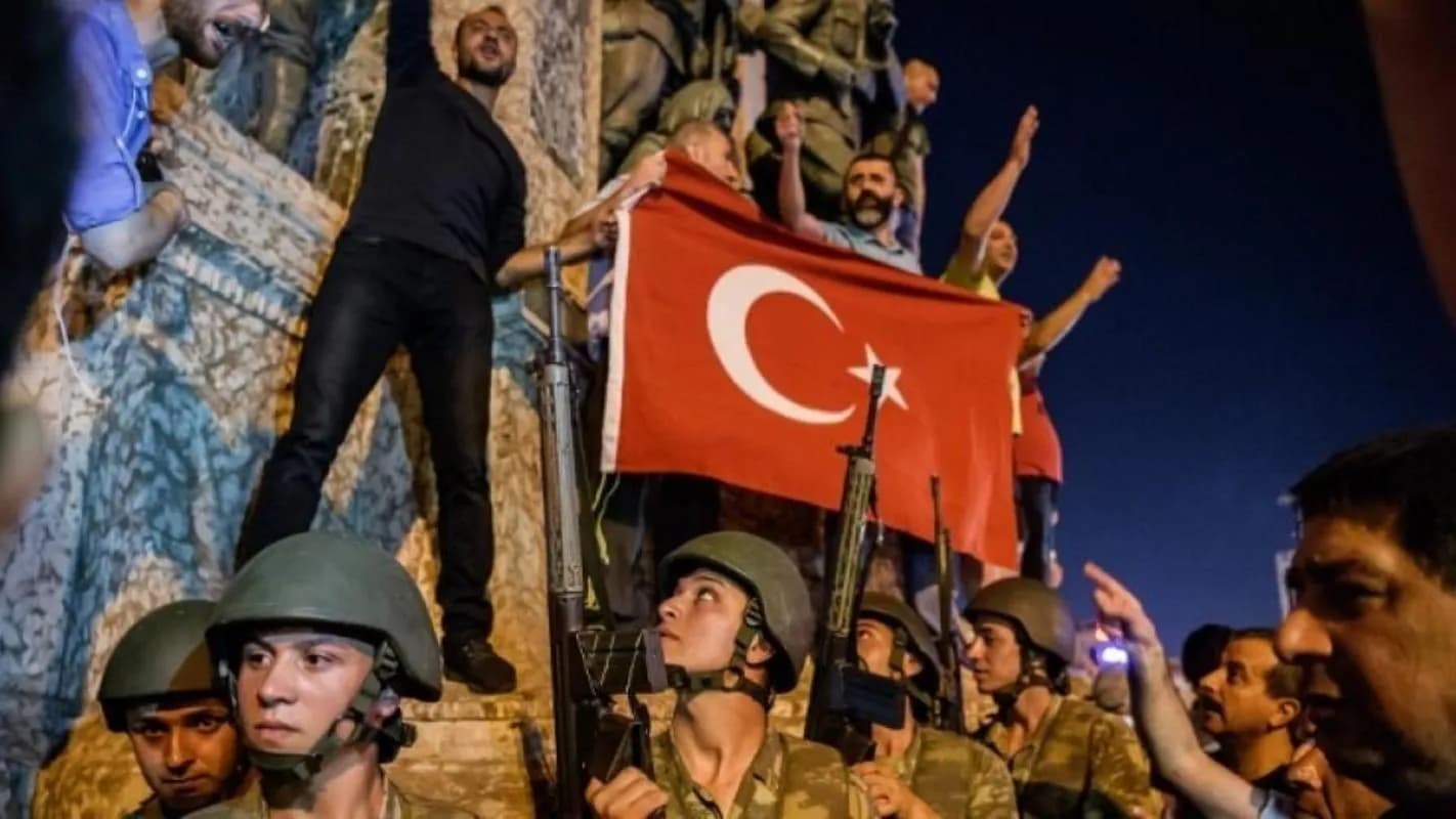 Η Άγκυρα διατάσσει 968 συλλήψεις για το δίκτυο Γκιουλέν