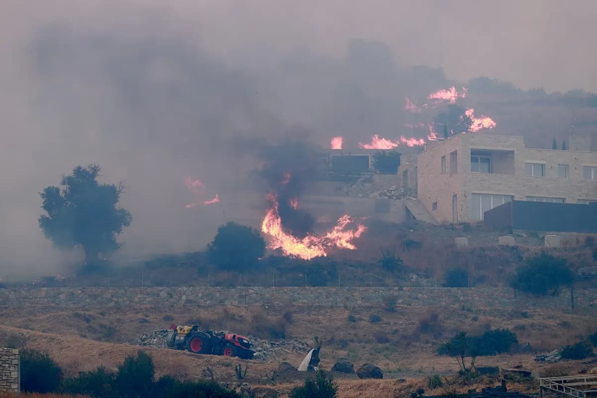 Βελτιωμένη η εικόνα των πυρκαγιών στο Αιγαίο σήμερα
