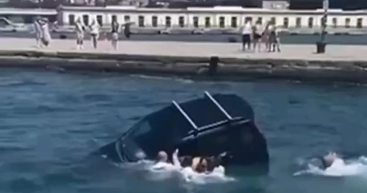 Ιταλοί στρατιωτικοί σώζουν οδηγό στην Τεργέστη