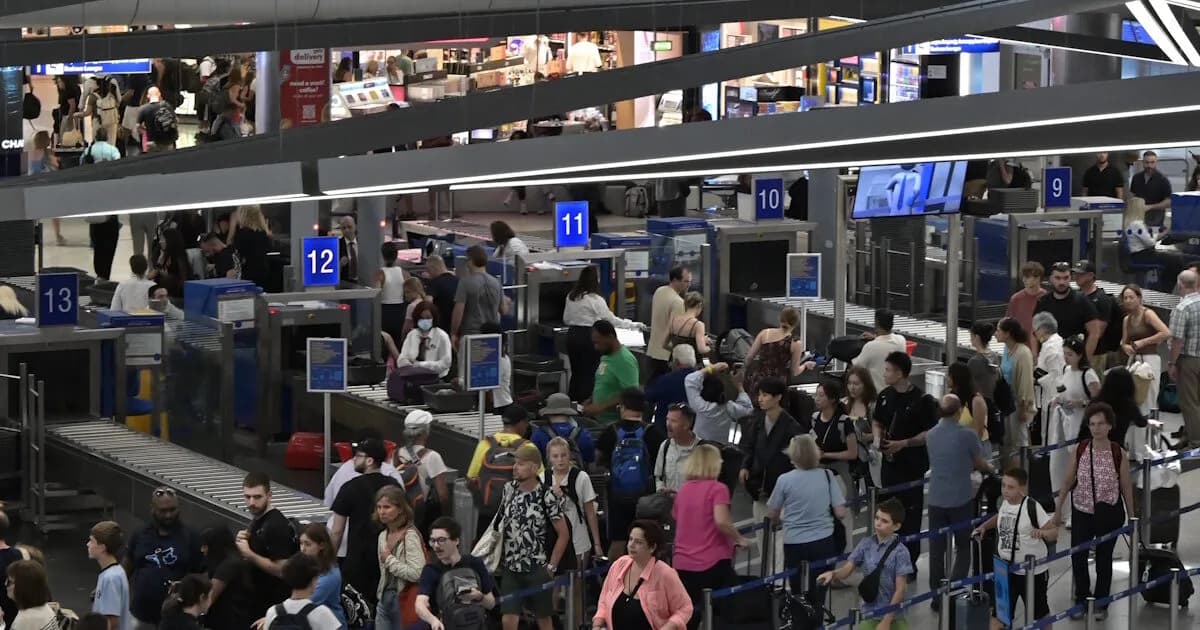 Η ΕΕ σφίγγει τους κανόνες αποζημίωσης για καθυστερήσεις πτήσεων