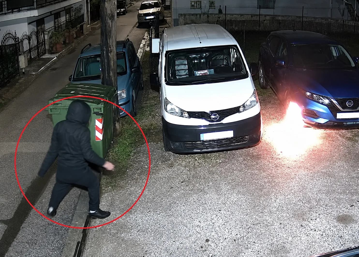Ο εμπρησμός στη Λάρισα αποκαλύπτεται σε βίντεο ντοκουμέντο