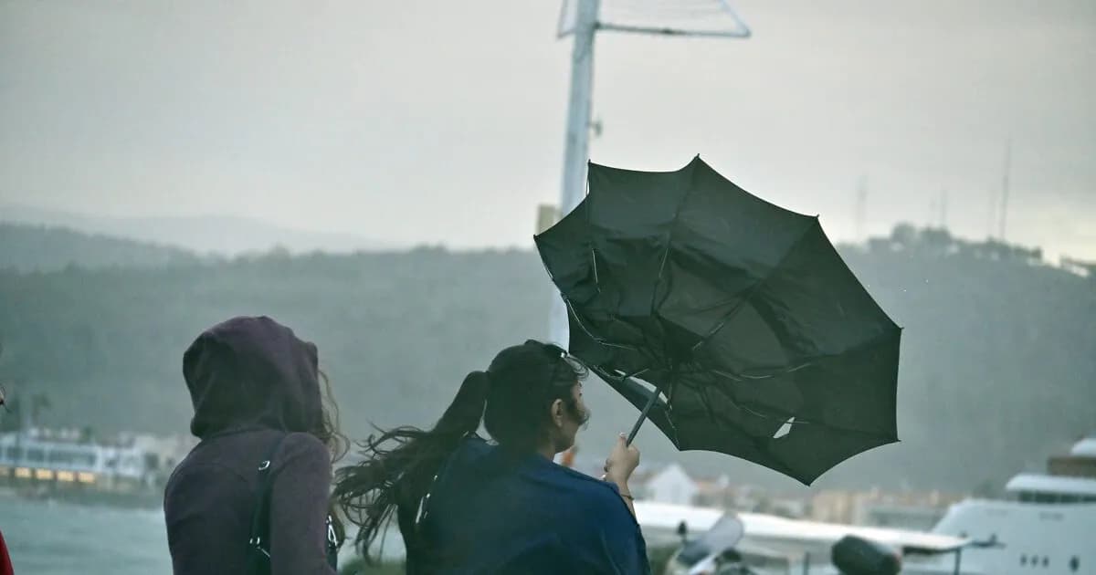 Ο καιρός σήμερα: Πτώση θερμοκρασίας και άνεμοι 8 μποφόρ