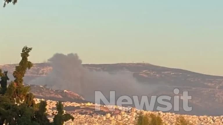 Φωτιά στο θέατρο Μπάτμιντον στο Πάρκο Γουδή