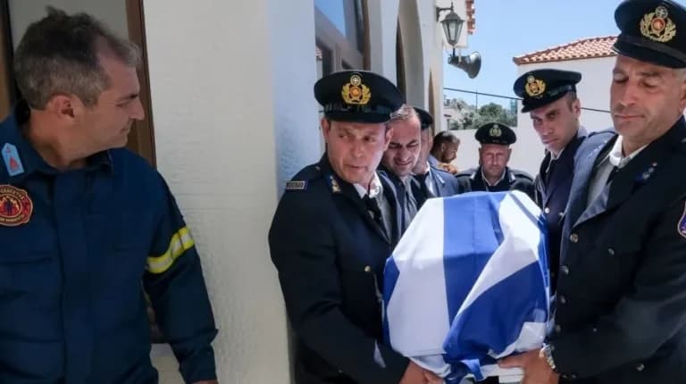 Οδυνηρό αντίο στους δύο ήρωες πυροσβέστες του Ρεθύμνου