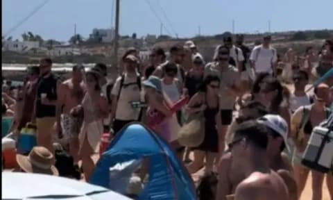 Λαοθάλασσα στην Ιταλίδα των Κουφονησίων φέτος