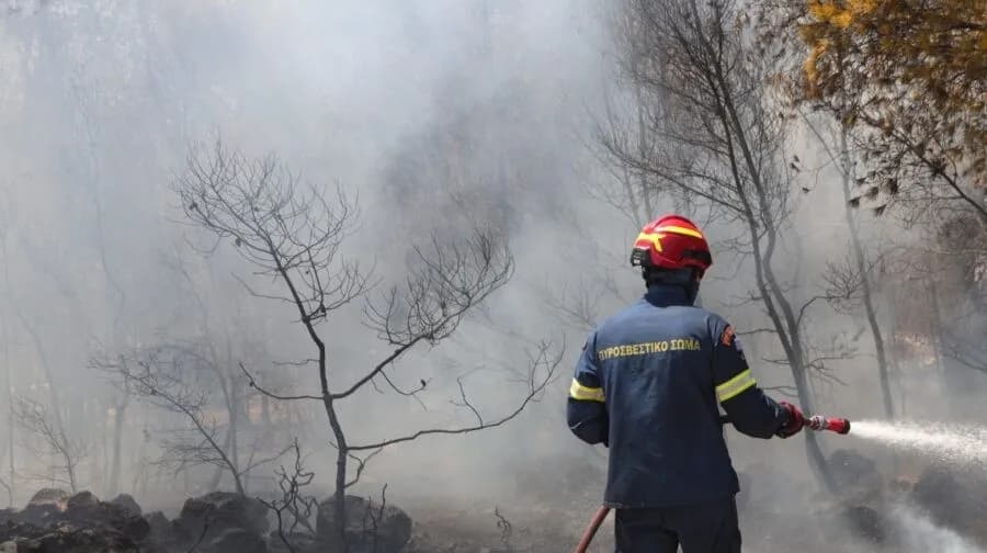 Πυρκαγιά στο Γάζι Ηρακλείου: Επιχείρηση με ελικόπτερο