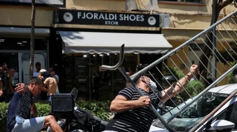 Η Αλβανία σε αναβρασμό: Βίαιη διάλυση διαδήλωσης στα Τίρανα
