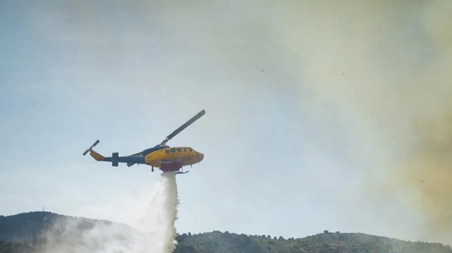 Η Λέσβος «καίγεται»: Μάχη με τις φλόγες στο Πλωμάρι