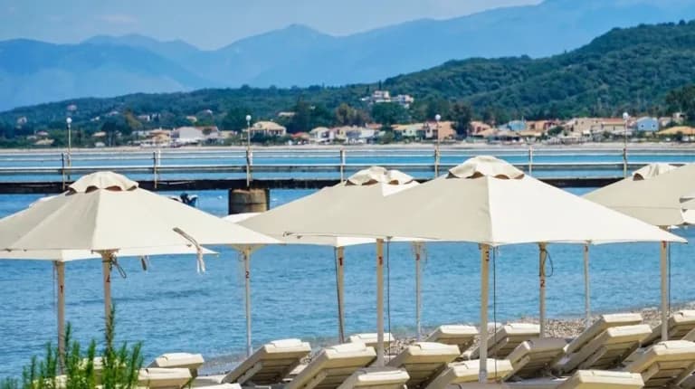 Η ΕΤΑΔ εντατικοποιεί τους ελέγχους στις παραλίες με drones