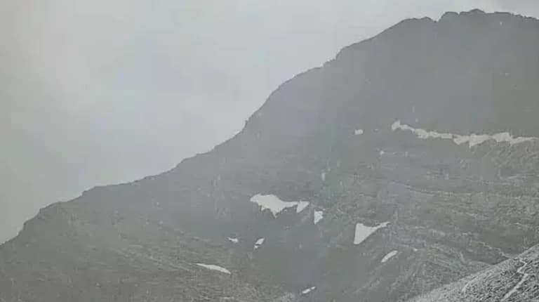 Χιόνια το καλοκαίρι στον Όλυμπο λόγω κακοκαιρίας
