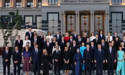 Ο Ερντογάν υποδέχθηκε τον Μητσοτάκη στο Λευκό Παλάτι