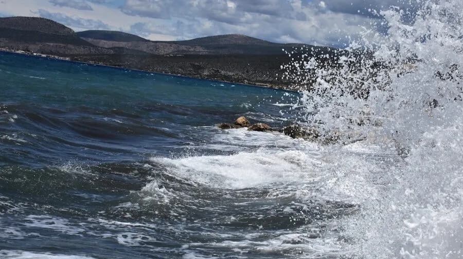Ο Λαγουβάρδος προειδοποιεί για ανέμους και πυρκαγιές