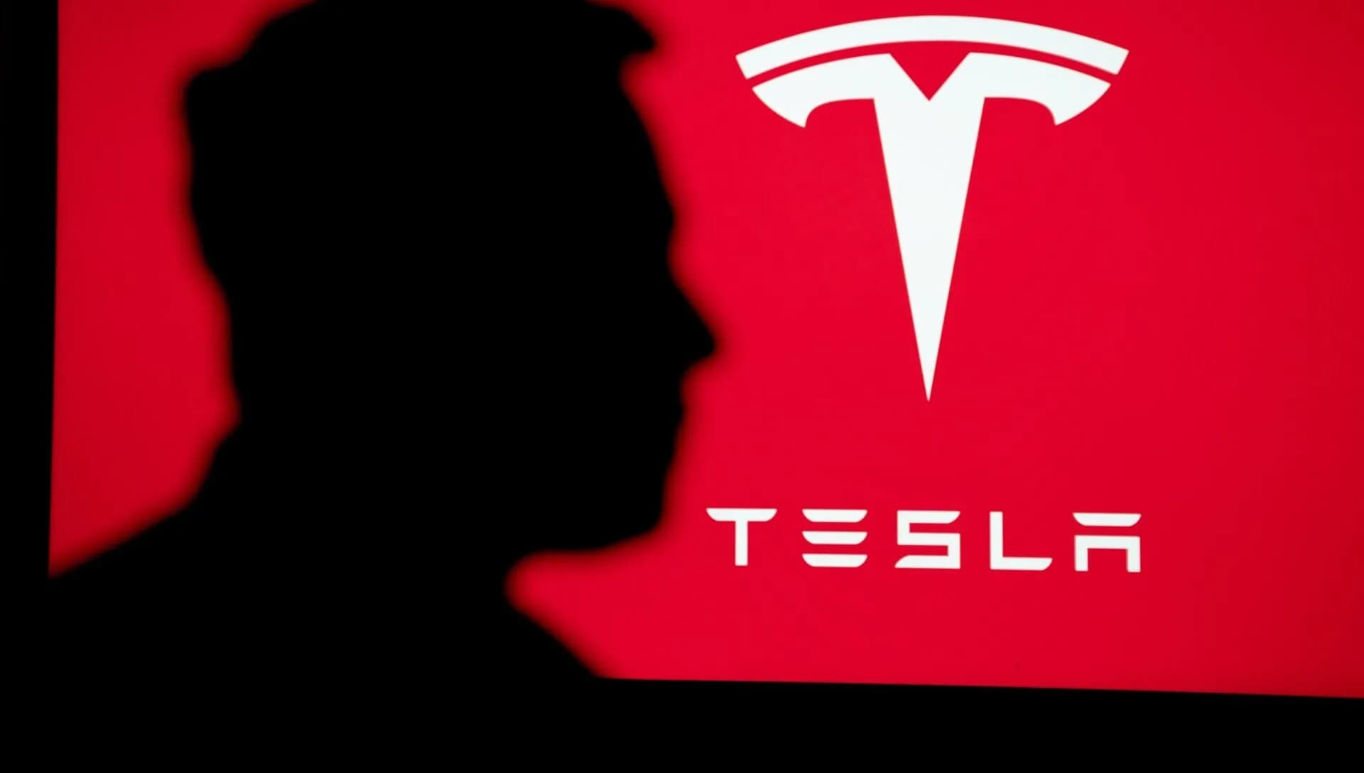 Η Tesla ανακοίνωσε πτώση κερδών στο τελευταίο τρίμηνο