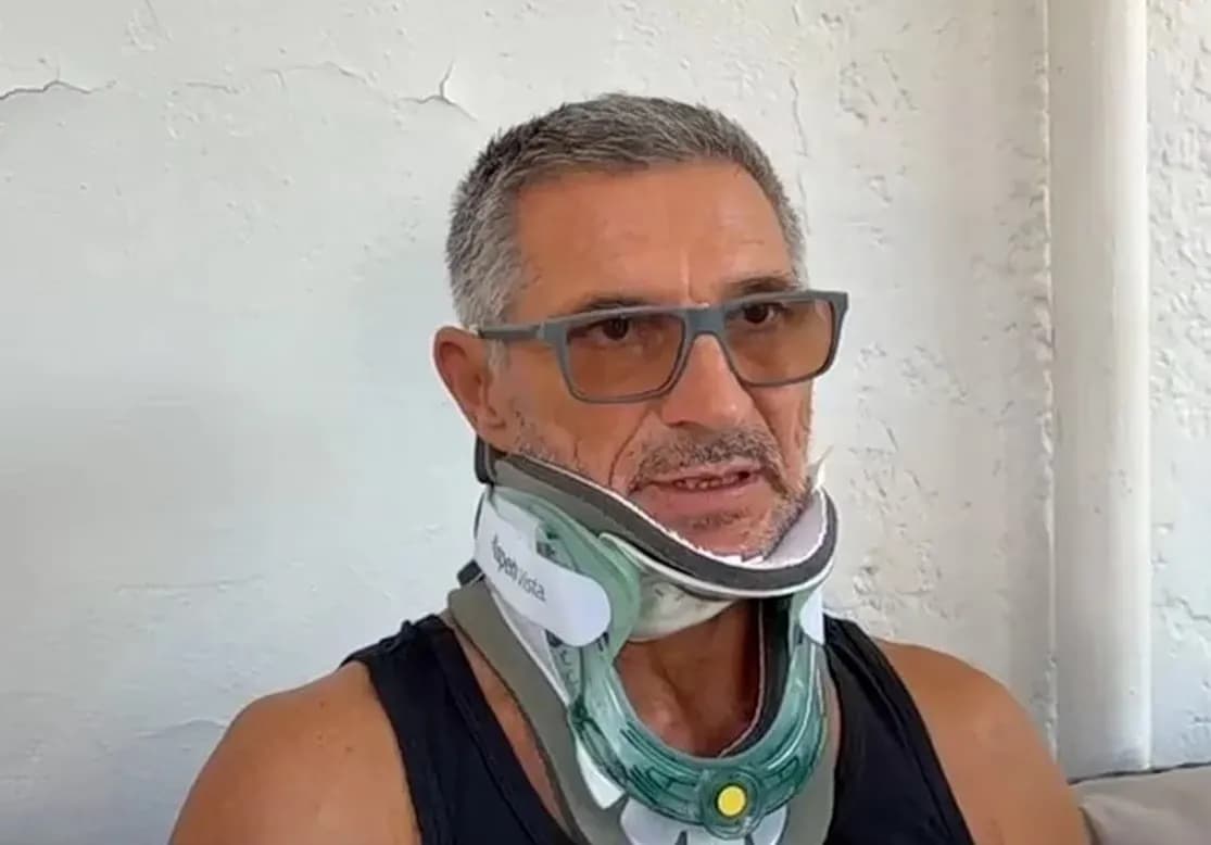 Ο Σέρβος επιβάτης βγήκε μισός από παράθυρο της Ryanair