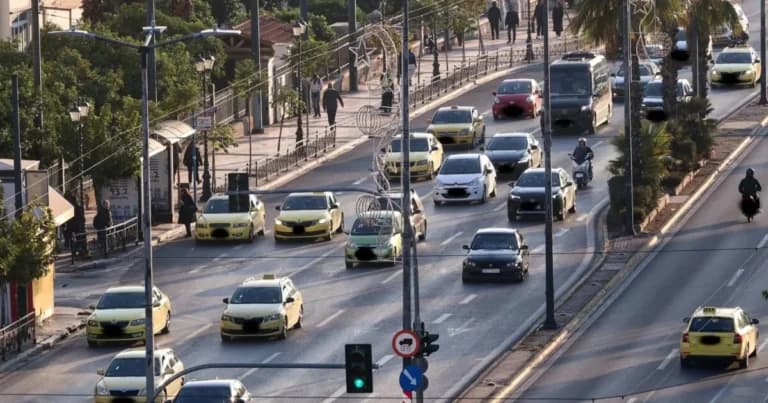Η ΑΑΔΕ στέλνει 32.205 πρόστιμα για ανασφάλιστα οχήματα