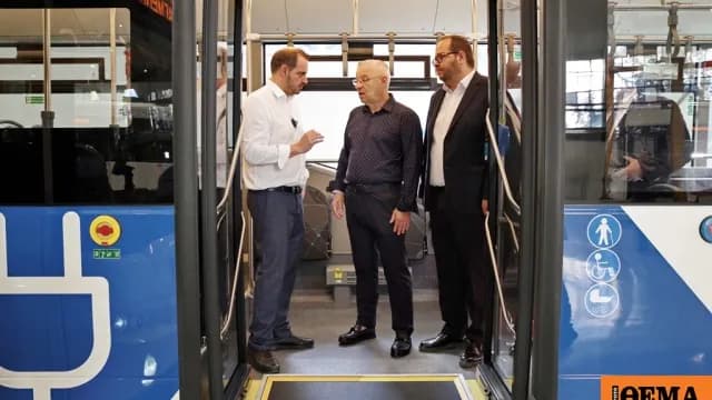 Ο Κώτσηρας: Σε εξέλιξη τα 125 νέα ηλεκτρικά λεωφορεία στην Αττική