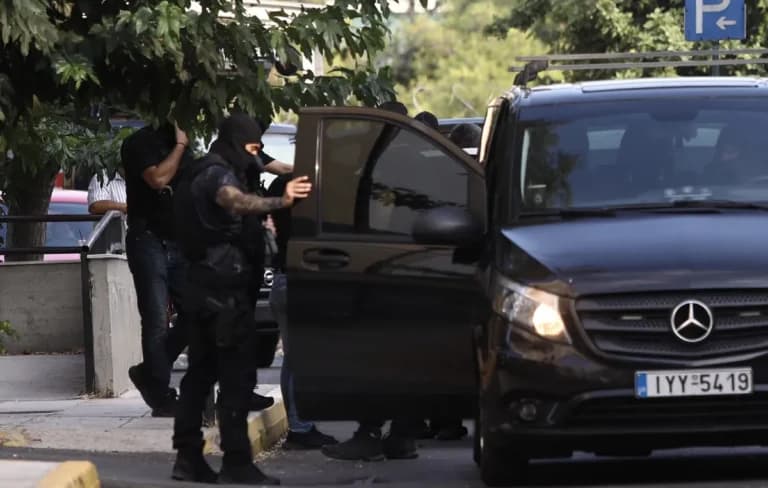 Η υπόθεση Marfin: Δύο συλλήψεις 16 χρόνια μετά την επίθεση