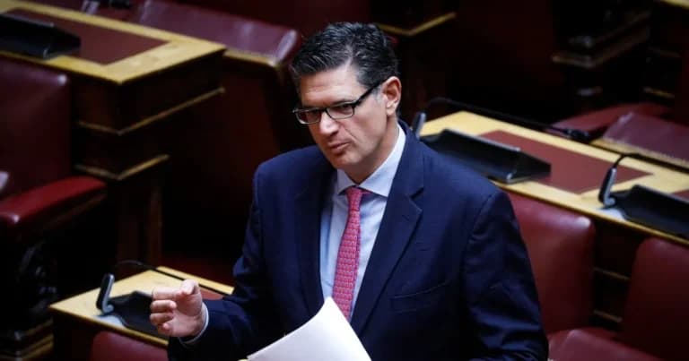 Νέο μπαράζ παραιτήσεων στον ΣΥΡΙΖΑ μετά τον Φάμελλο