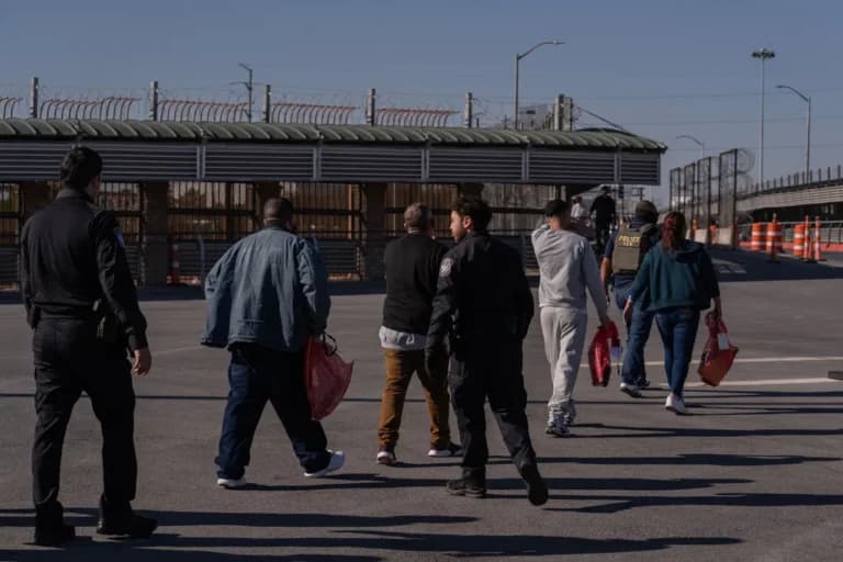 Η Γκάνα επαναπατρίζει 216 πολίτες από τη Νότια Αφρική