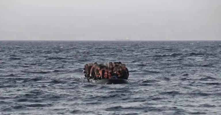 Τουλάχιστον 50 νεκροί από ανατροπή σκάφους στη Λιβύη
