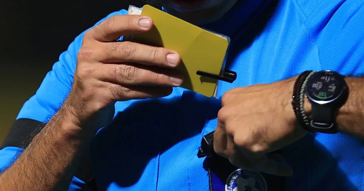 Οι ξένοι διαιτητές μένουν στα ντέρμπι της Super League