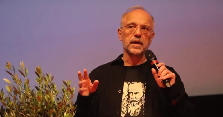 Η Καρυστιανού διέγραψε τον Αυγερινό από το κόμμα της