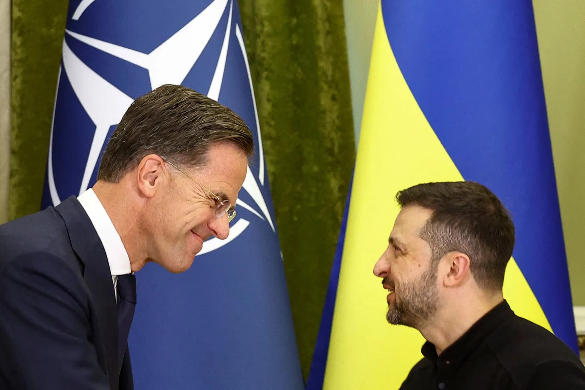 Ο Ζελένσκι ζητά ενίσχυση αντιαεροπορικής άμυνας από το ΝΑΤΟ